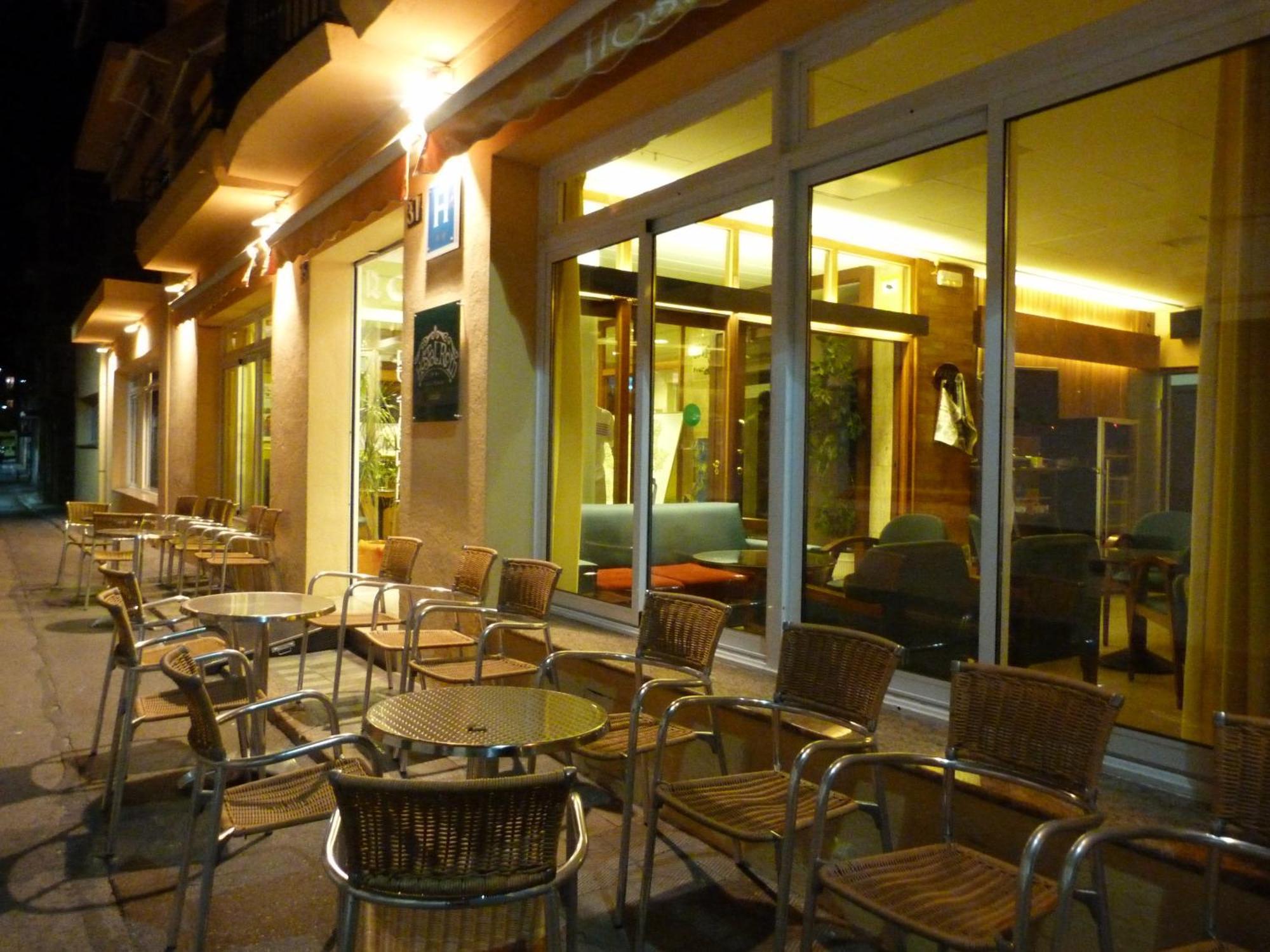 Hostal Rom Familiar Roses Kültér fotó