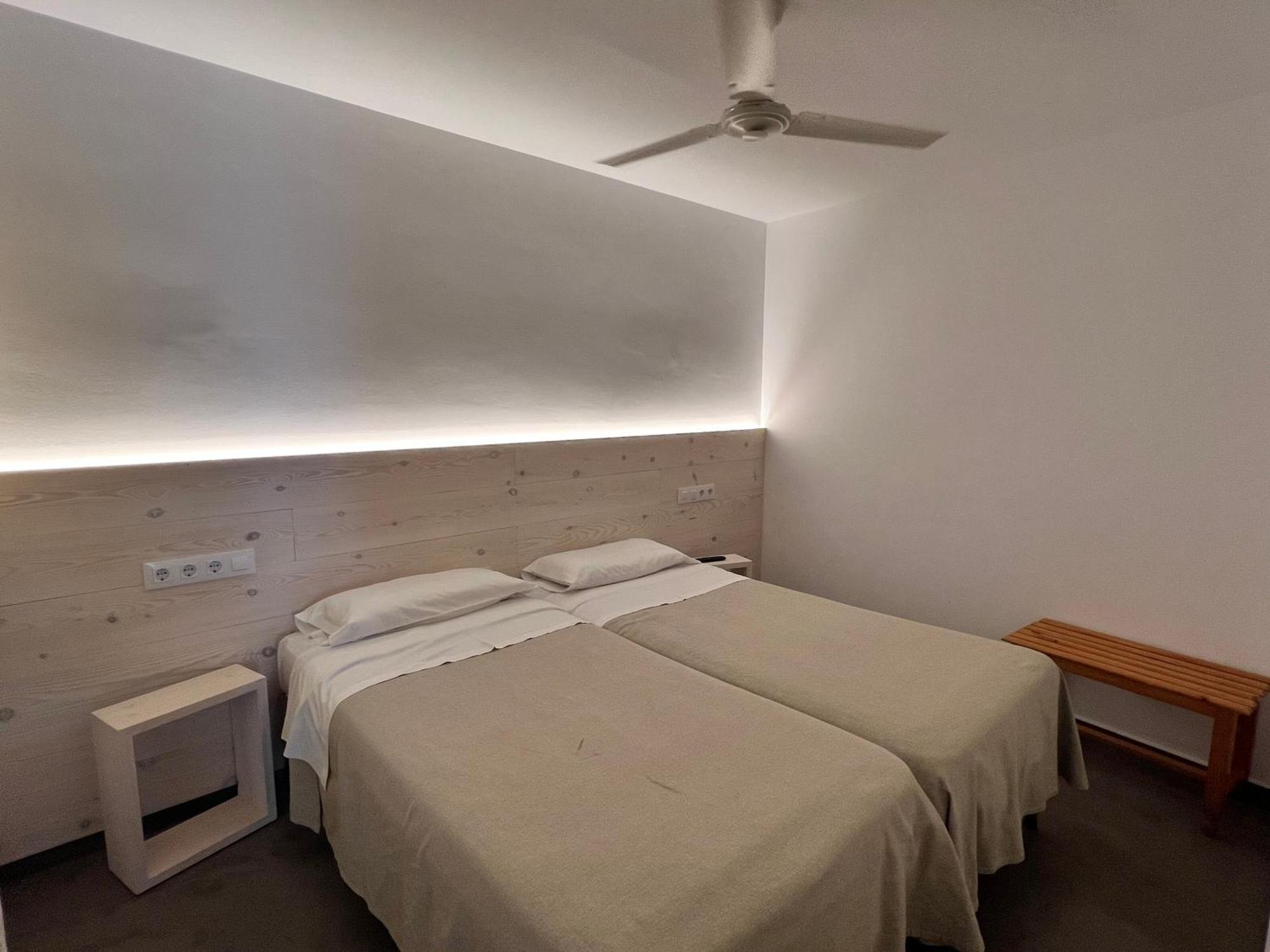 Hostal Rom Familiar Roses Kültér fotó