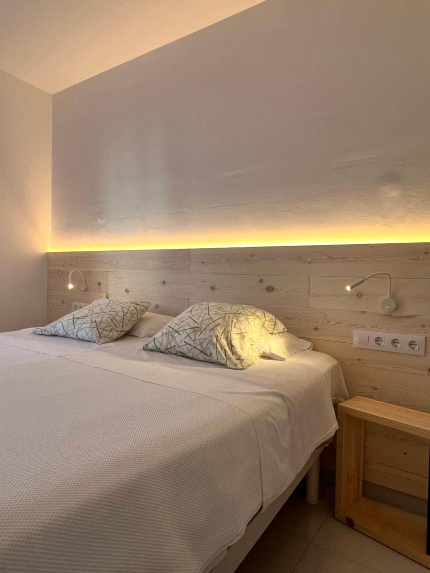 Hostal Rom Familiar Roses Szoba fotó